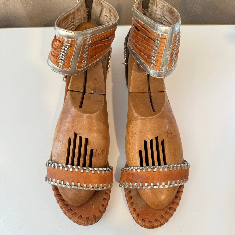 Frye Amelie 2 Piece Tan Silver Leather Gladiator Sandals 78141 Womens 7.5M